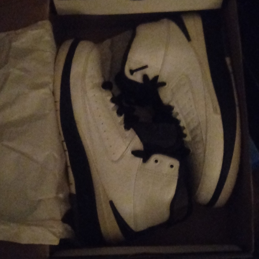 Jordan 2 Retro sz 4